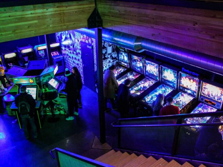 5 Must-Visit Arcades Around Milwaukee for Family Fun (2025) - Milwaukee ...